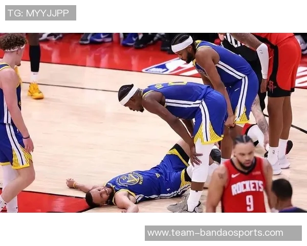 布朗尼被包夹失误库里反击背传希尔德意外失球引发争议 布朗尼被包夹失误库里反击背传希尔德意外失球引发争议