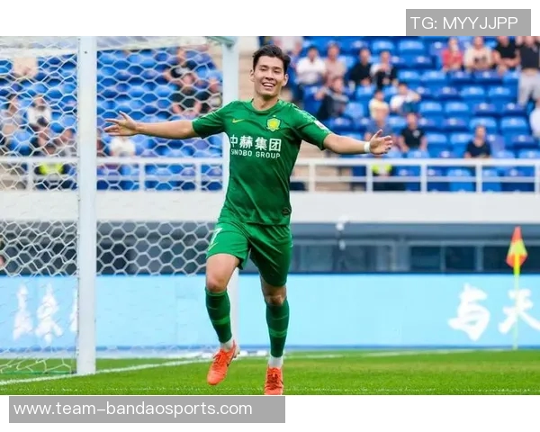 山东泰山半场落后云南玉昆侯永永头球破门克雷桑李源一错失良机