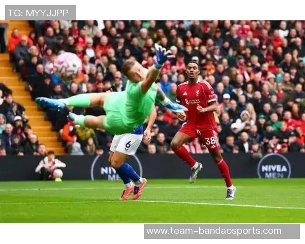 英超四大中场实力对比凯塞多赫拉芬贝赫罗德里赖斯谁更强