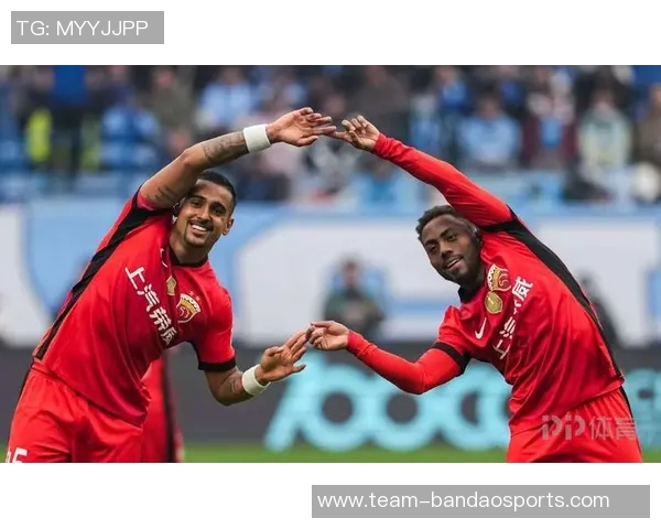 2025中超赛季终结海港荣膺冠军申花紧随其后法比奥斩获金靴亚泰梅州遗憾降级 2025中超赛季终结海港荣膺冠军申花紧随其后法比奥斩获金靴亚泰梅州遗憾降级