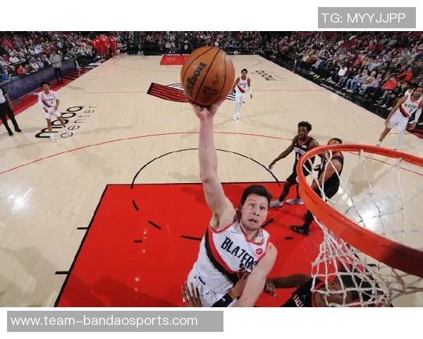 新秀费尔斯背靠背遭遇三次技术犯规罚款六千美元引发热议 新秀费尔斯背靠背遭遇三次技术犯规罚款六千美元引发热议