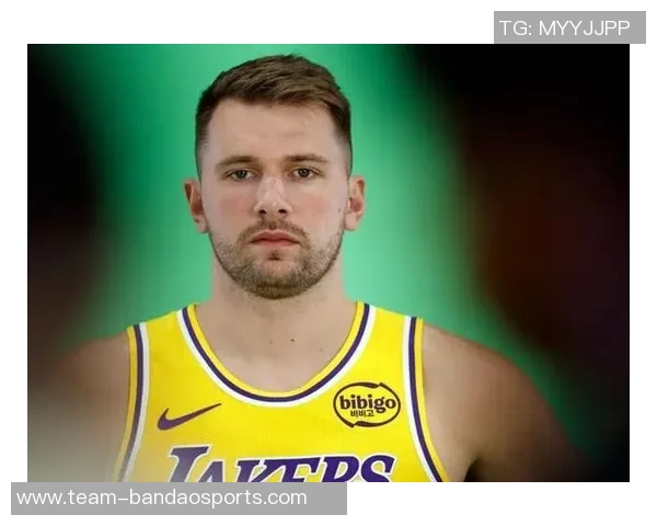 东契奇季前赛表现出色轻松砍下31分5板9助展现瘦身效果 东契奇季前赛表现出色轻松砍下31分5板9助展现瘦身效果